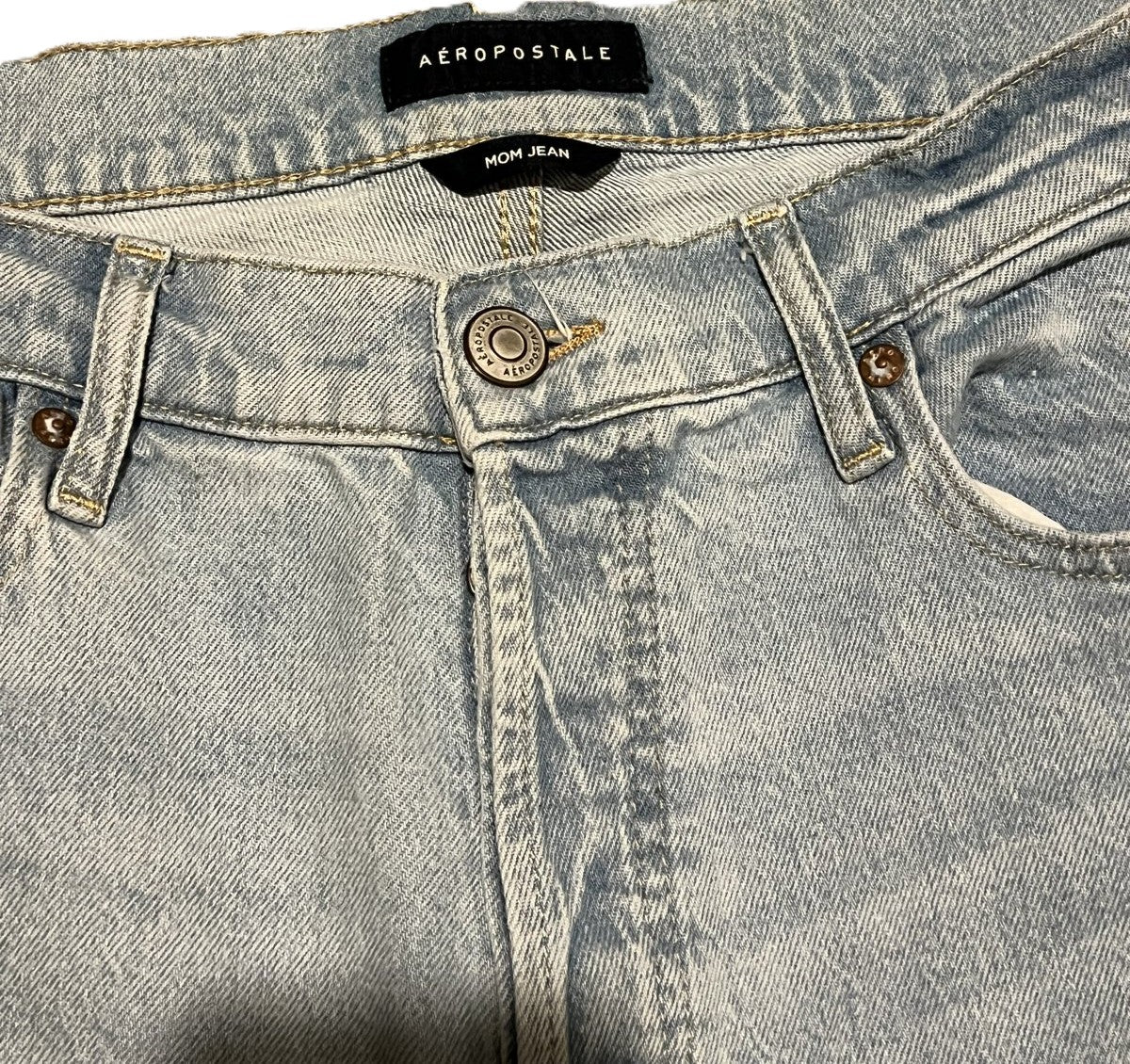 Aeropostale Mom Jean Light Wash High-Rise Denim