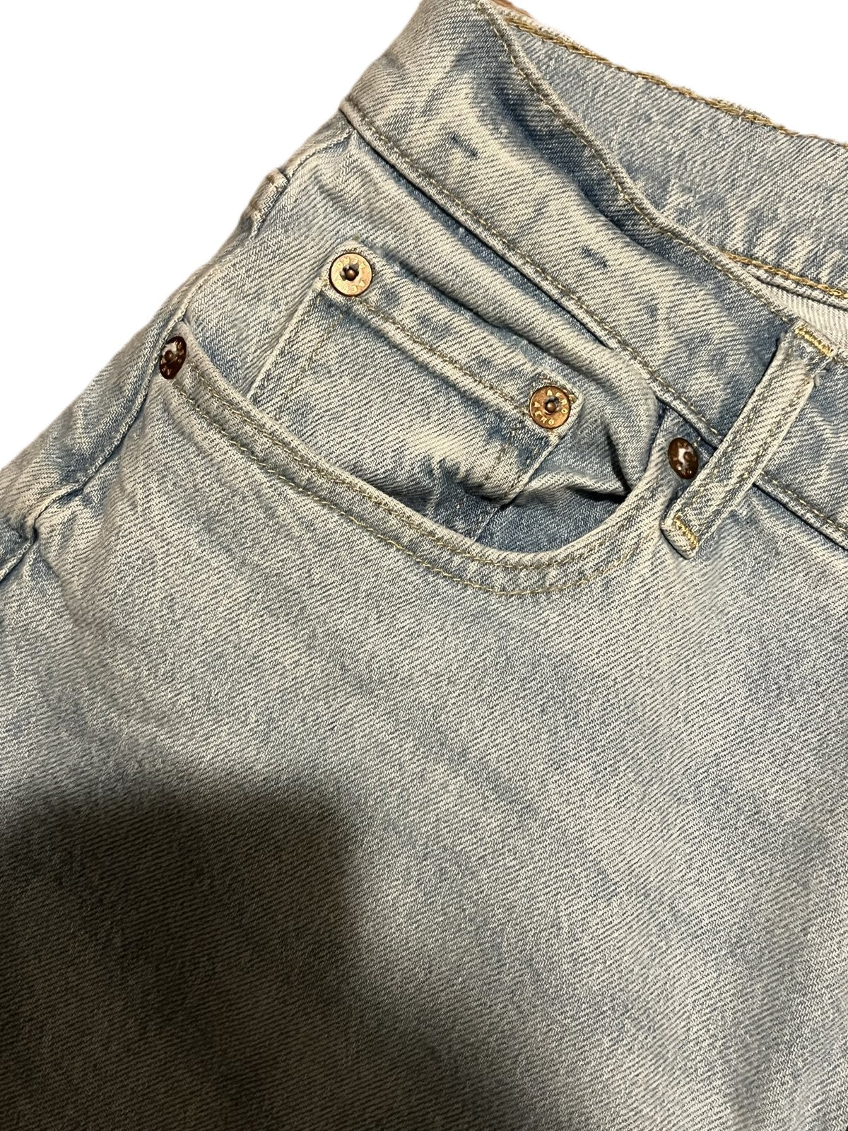 Aeropostale Mom Jean Light Wash High-Rise Denim