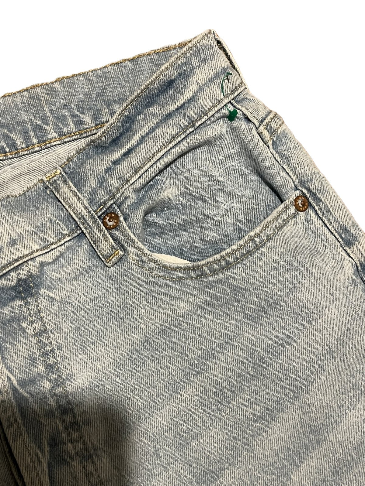 Aeropostale Mom Jean Light Wash High-Rise Denim