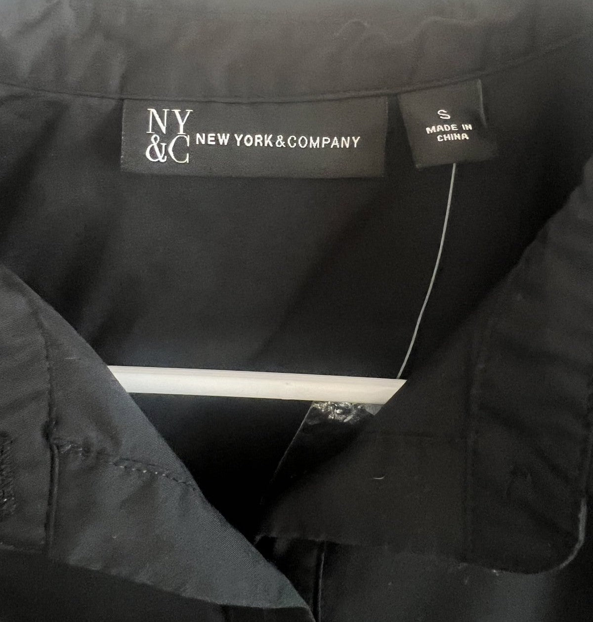 NY&C New York & Company Black White Colorblock Button-Up Shirt Sz S NWT