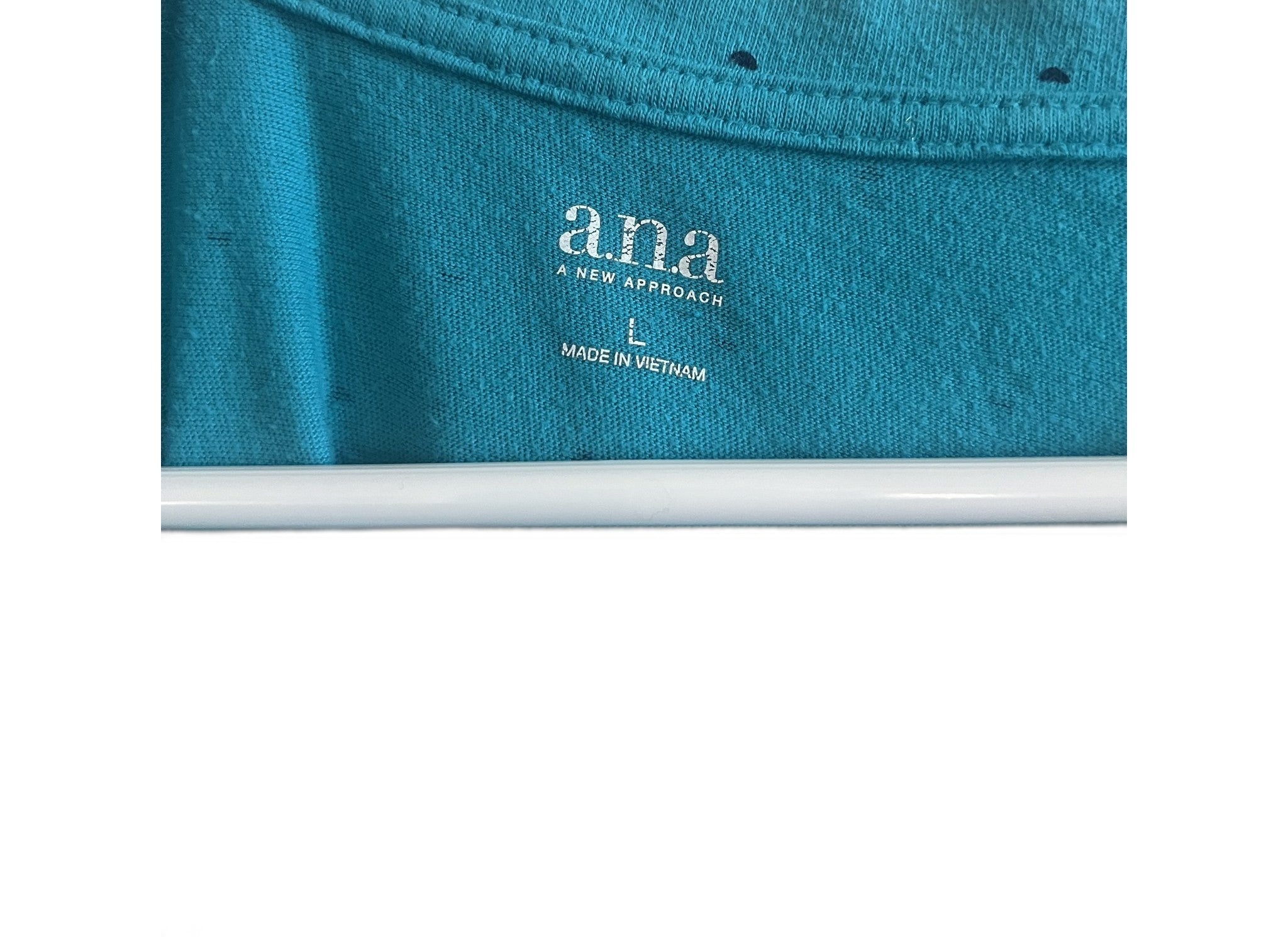 a.n.a Women's Teal Polka Dot V-Neck T-Shirt Size L