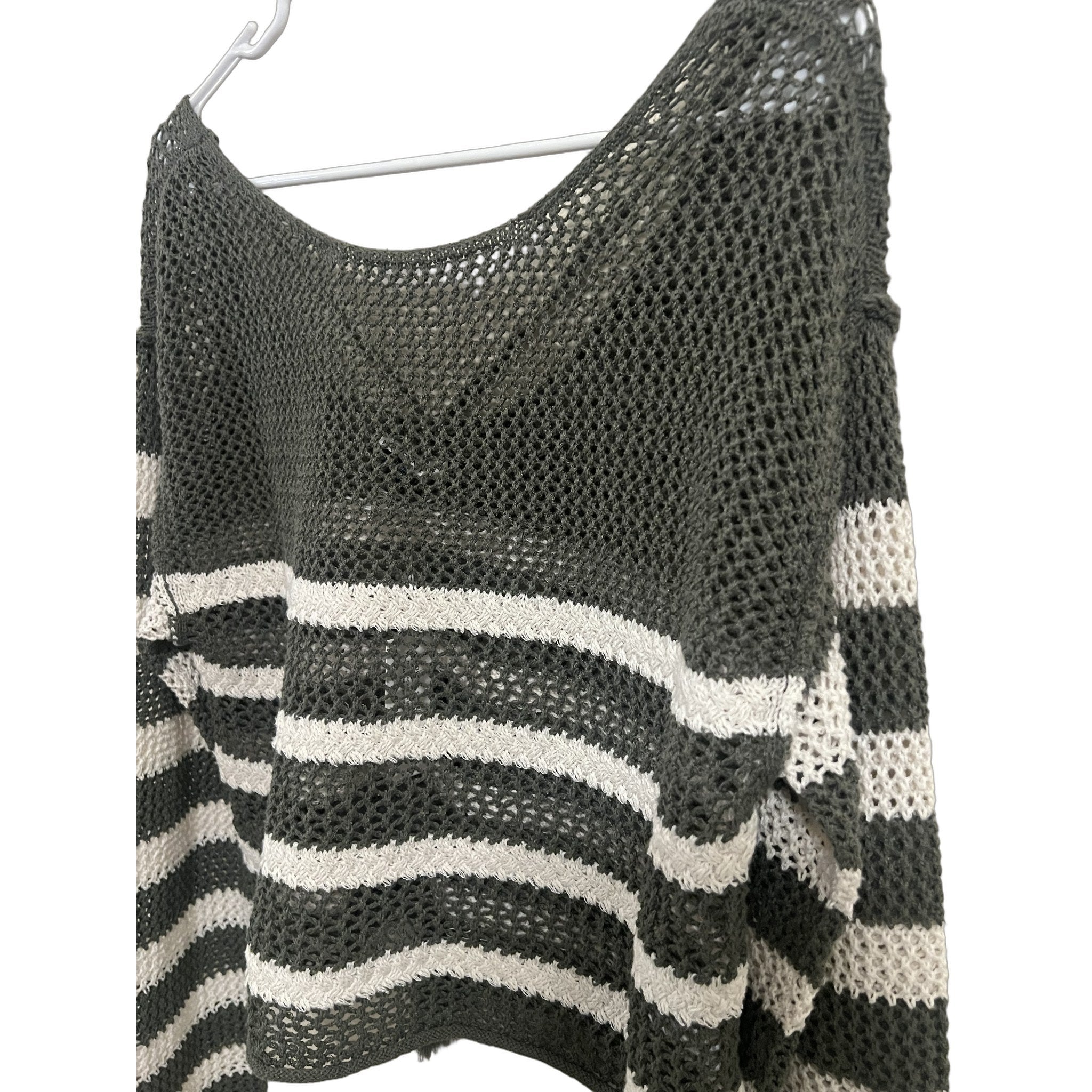 American Eagle Women's Olive Green White Striped Crochet Sweater Sz M NWT
